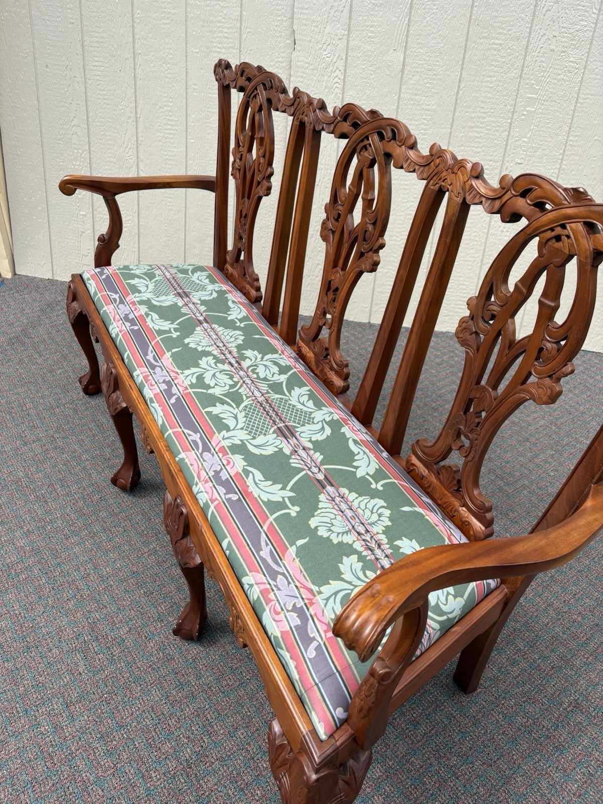 66942 Chippendale Mahogany Claw Foot Settee Loveseat Couch