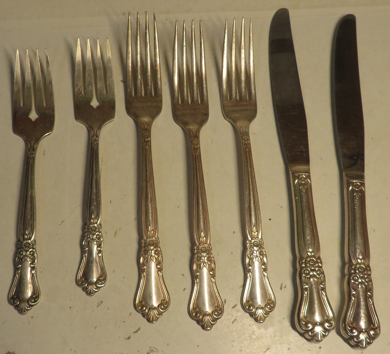 Vintage Wm A Rogers Oneida Ltd Valley Rose Silver-plated 7 Pc Mixed Lot Fork Kni