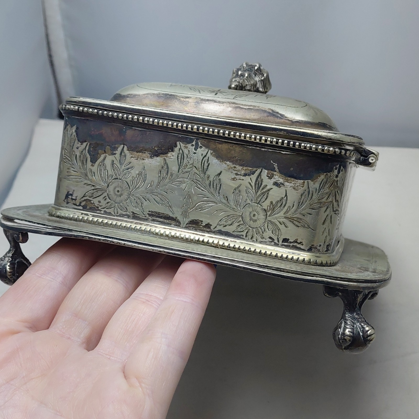 Hukin & Heath Silverplate Victorian Floral Art Nouveau Footed Dish w/ Lid