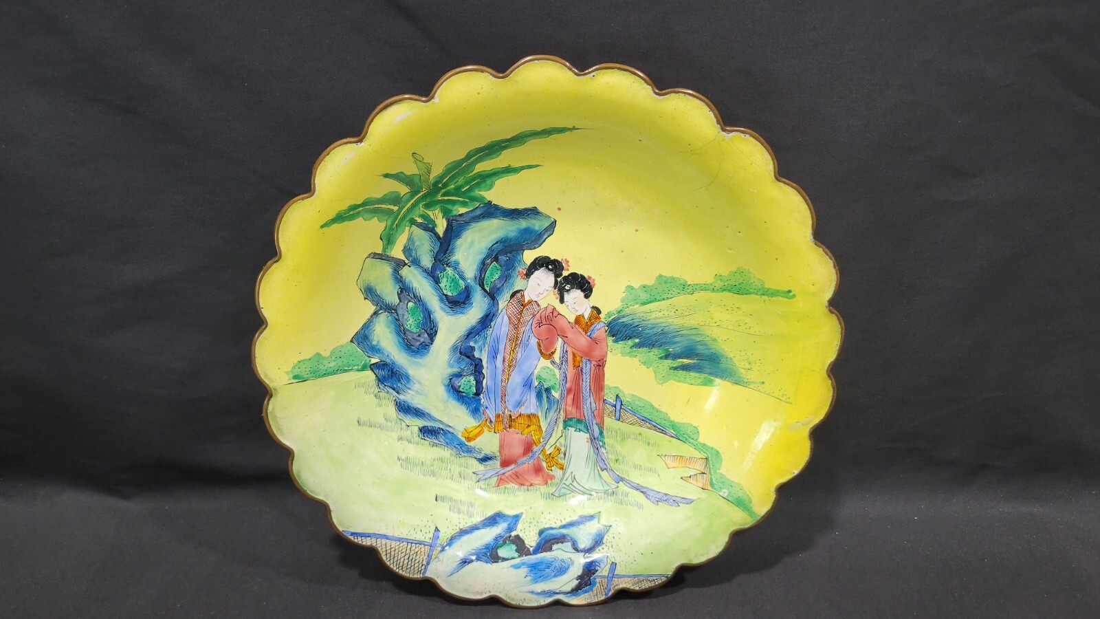 Antique Chinese Export Enamel on Copper Dish Bowl, Early Republic Period, 8 5/8″