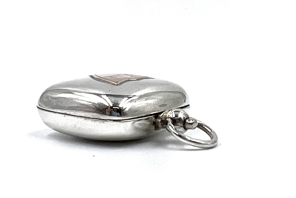 Sterling Silver Sovereign Coin Holder with Gold Emblem