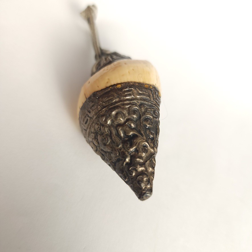 Tibetan Conch Shell Embossed Tribal Silver Bird Vintage Necklace Pendant