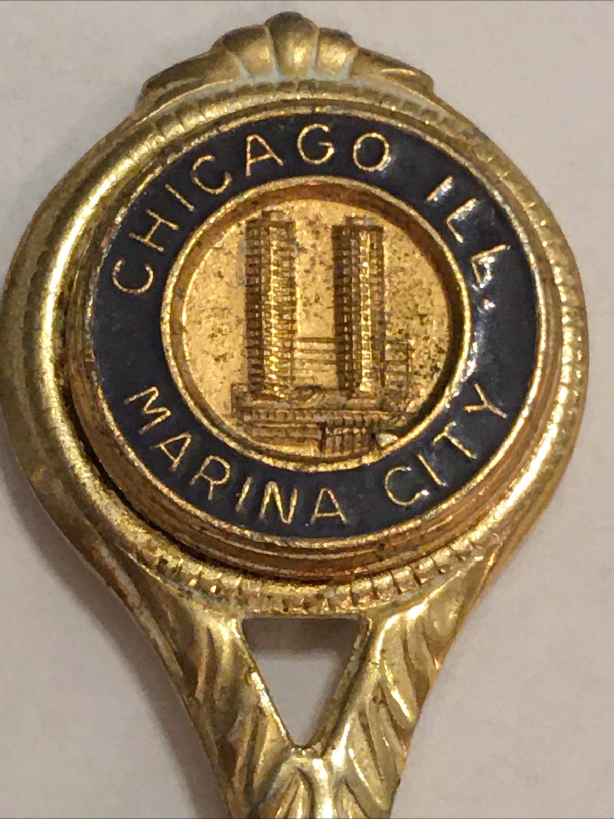 Vintage Souvenir Spoon US Collectible Chicago Illinois Marina City