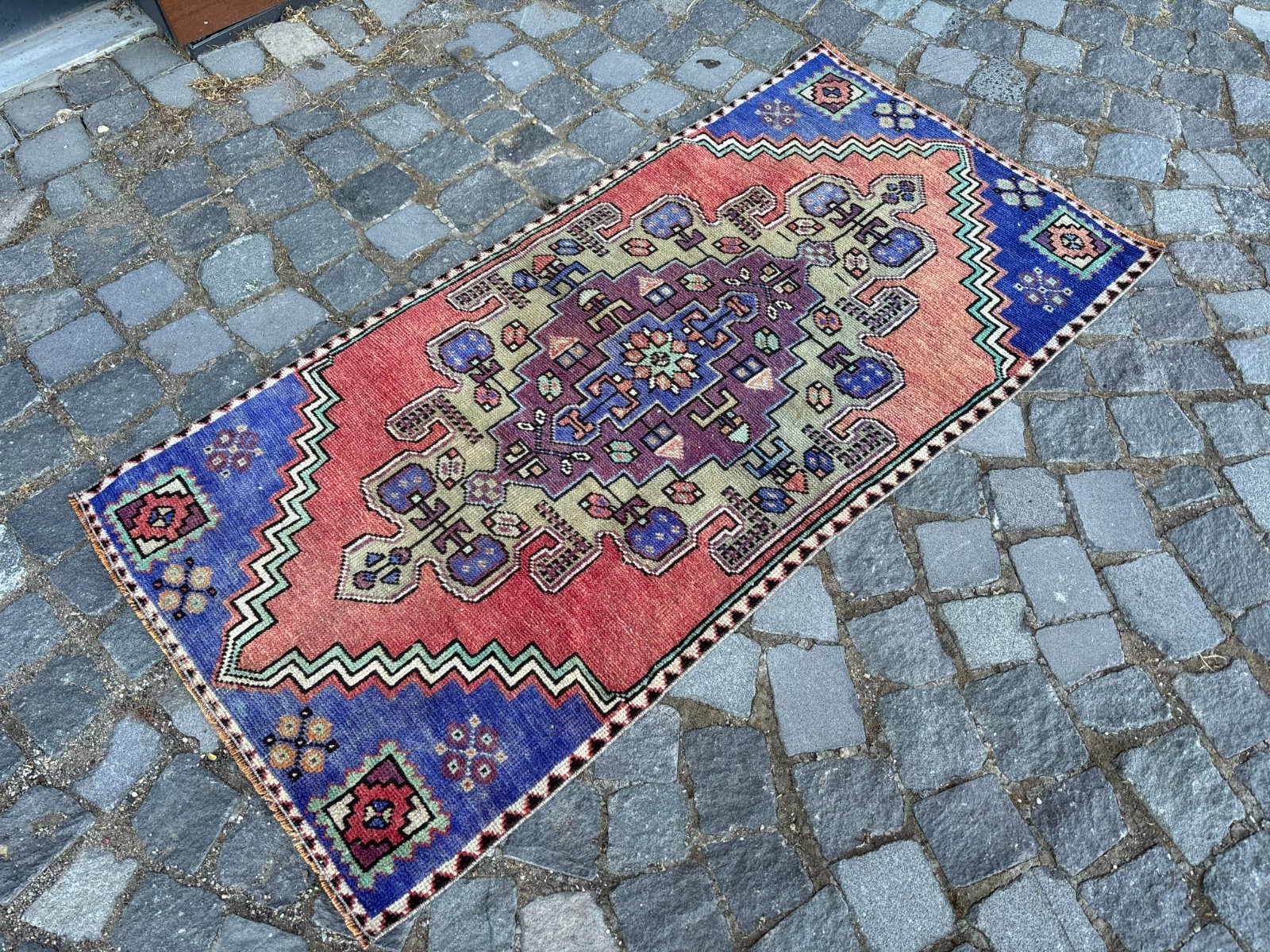 Bohemian rugs, Runner rug, Handmade, Turkish rug, Vintage, Wool | 2,2 x 4,5 ft