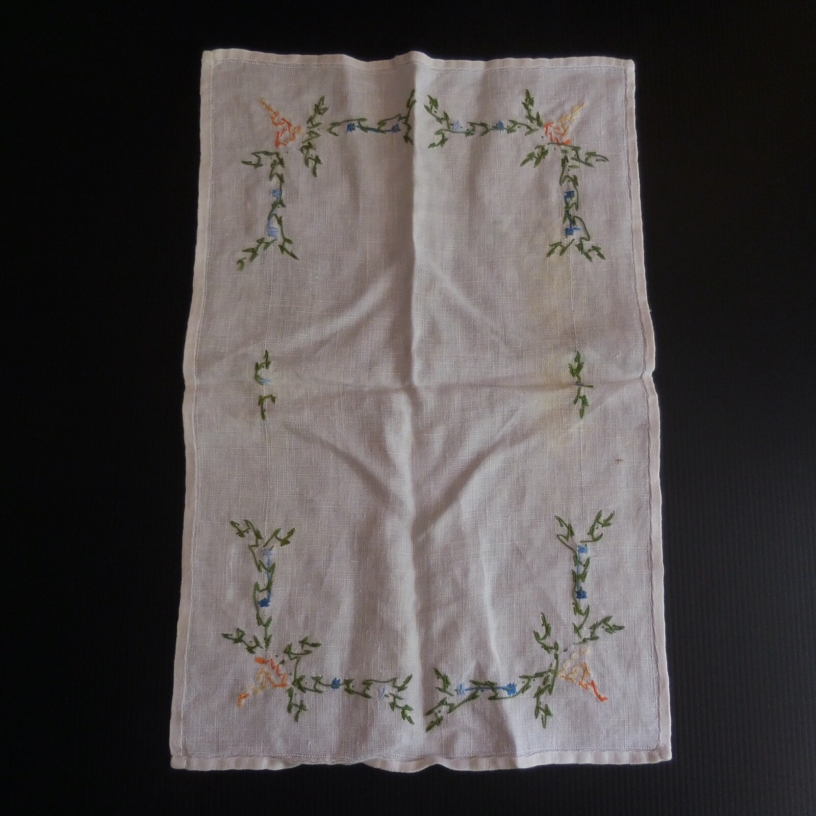 Rectangular Green Sewn Linen Doily Embroidery Art Nouveau Handmade Italy N5560