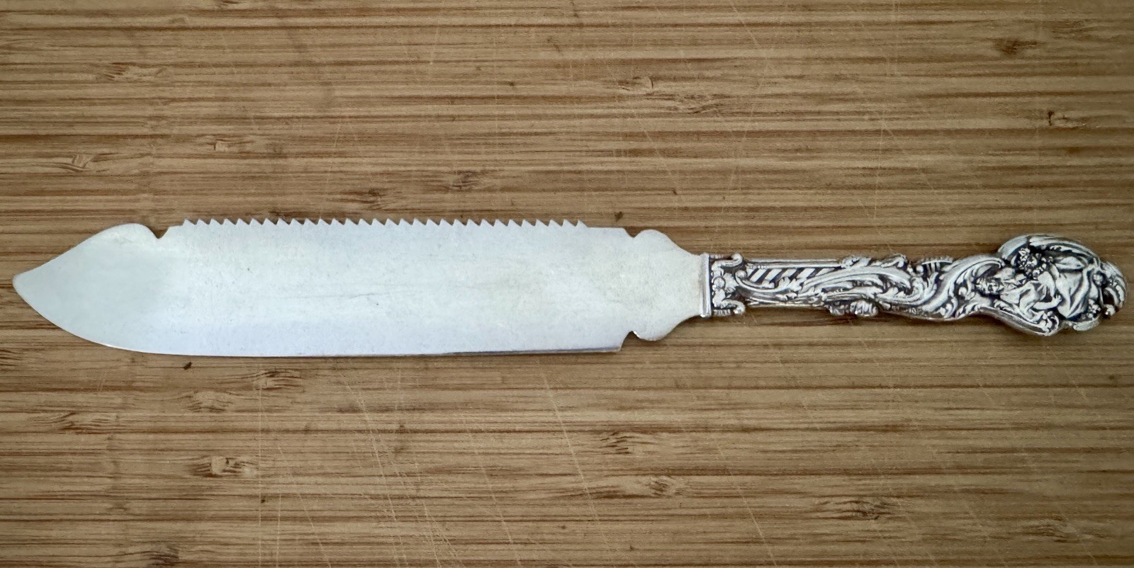 OLD GORHAM VERSAILLES 10 1/2” STERLING CAKE SAW SERVING KNIFE 3.85 TROY OUNCES