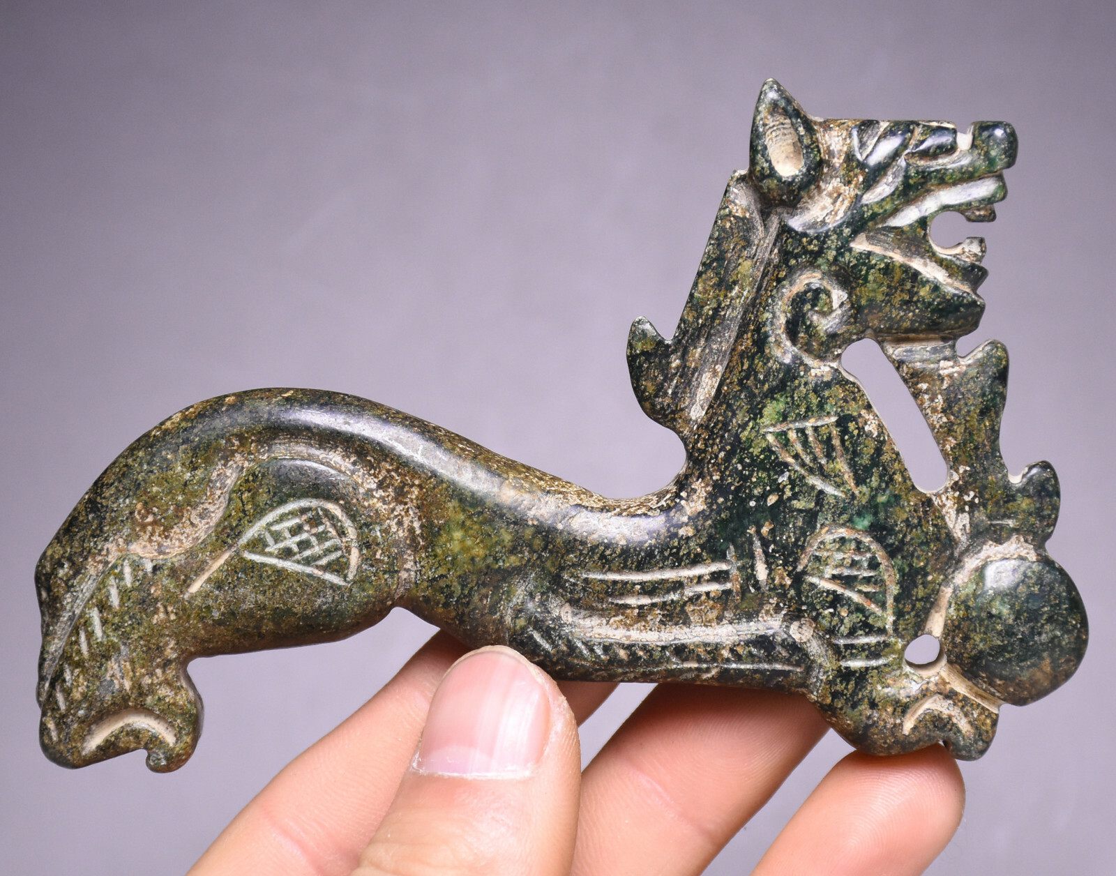 11CM China Old Green Jade Carving Animal Dragon Play Bead Lucky Pendant