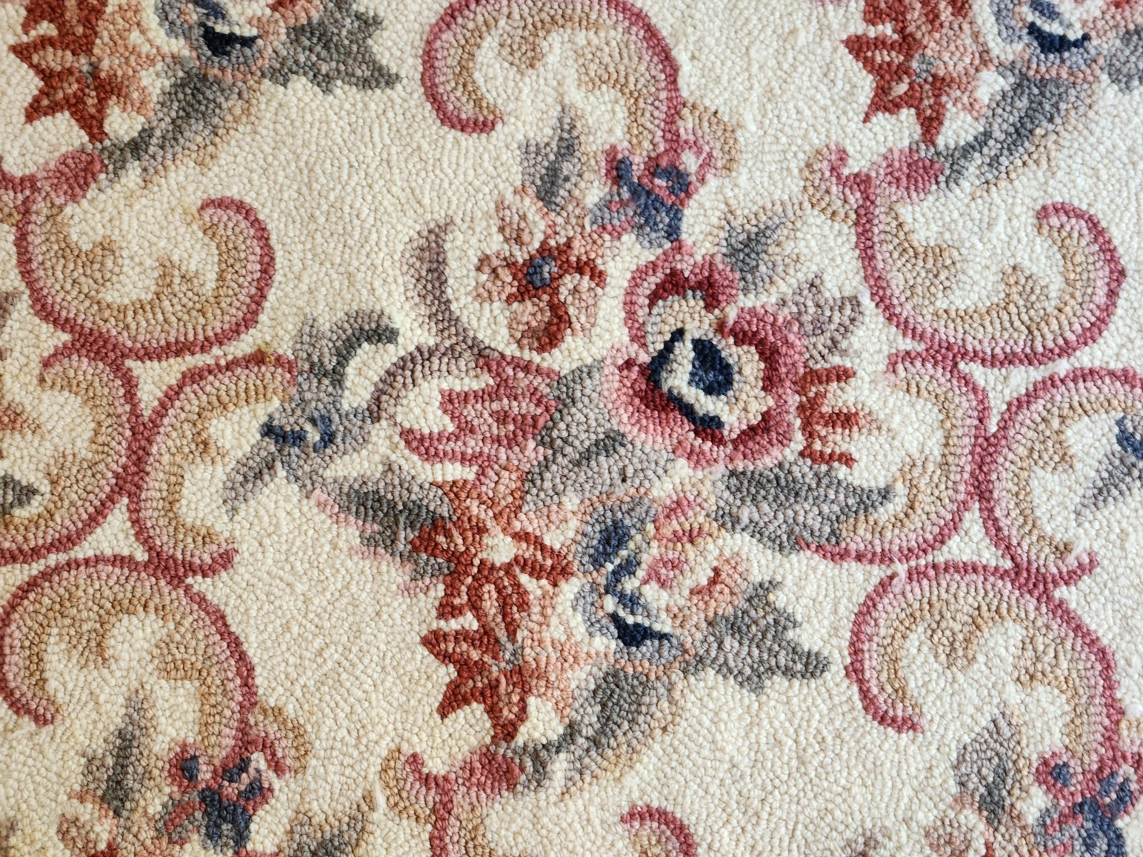 Vintage Hand Looped / Hooked Rug 48 X 30 Inch Wool Floral Victorian / Farmhouse
