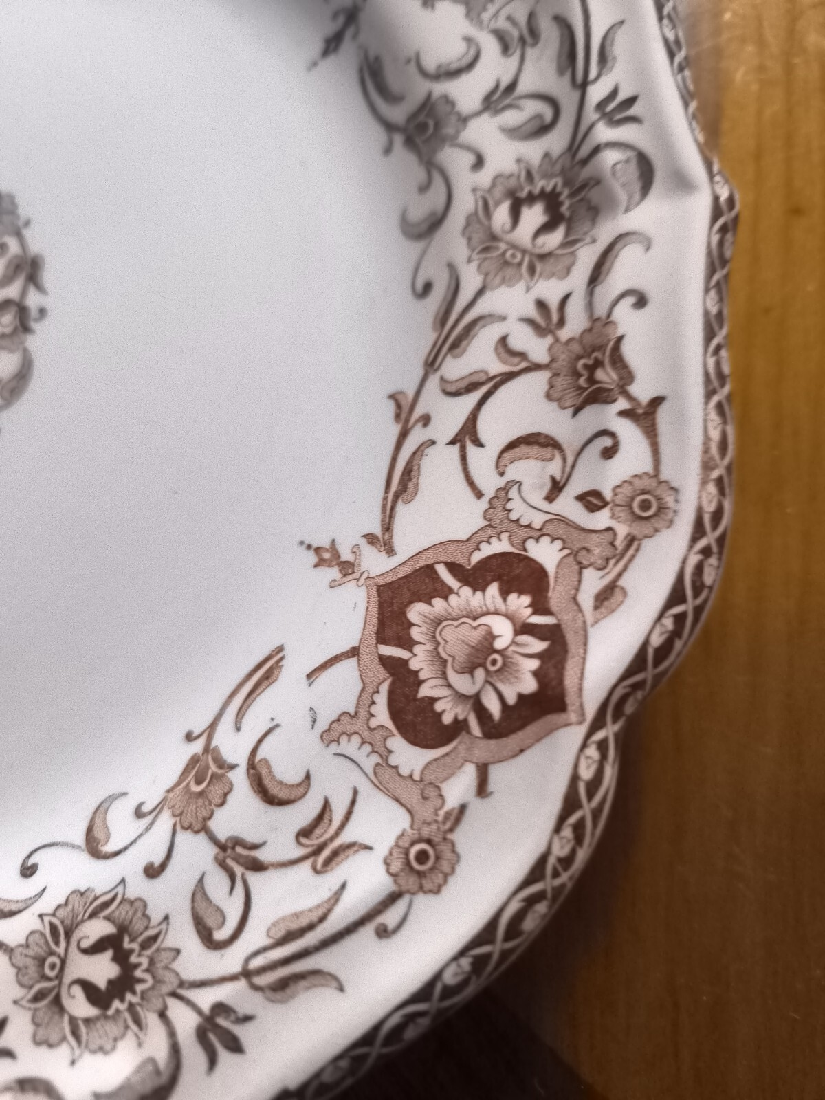 Gien Round Serving Plate Brown Decor With Lambrequins And Floral Scrolls