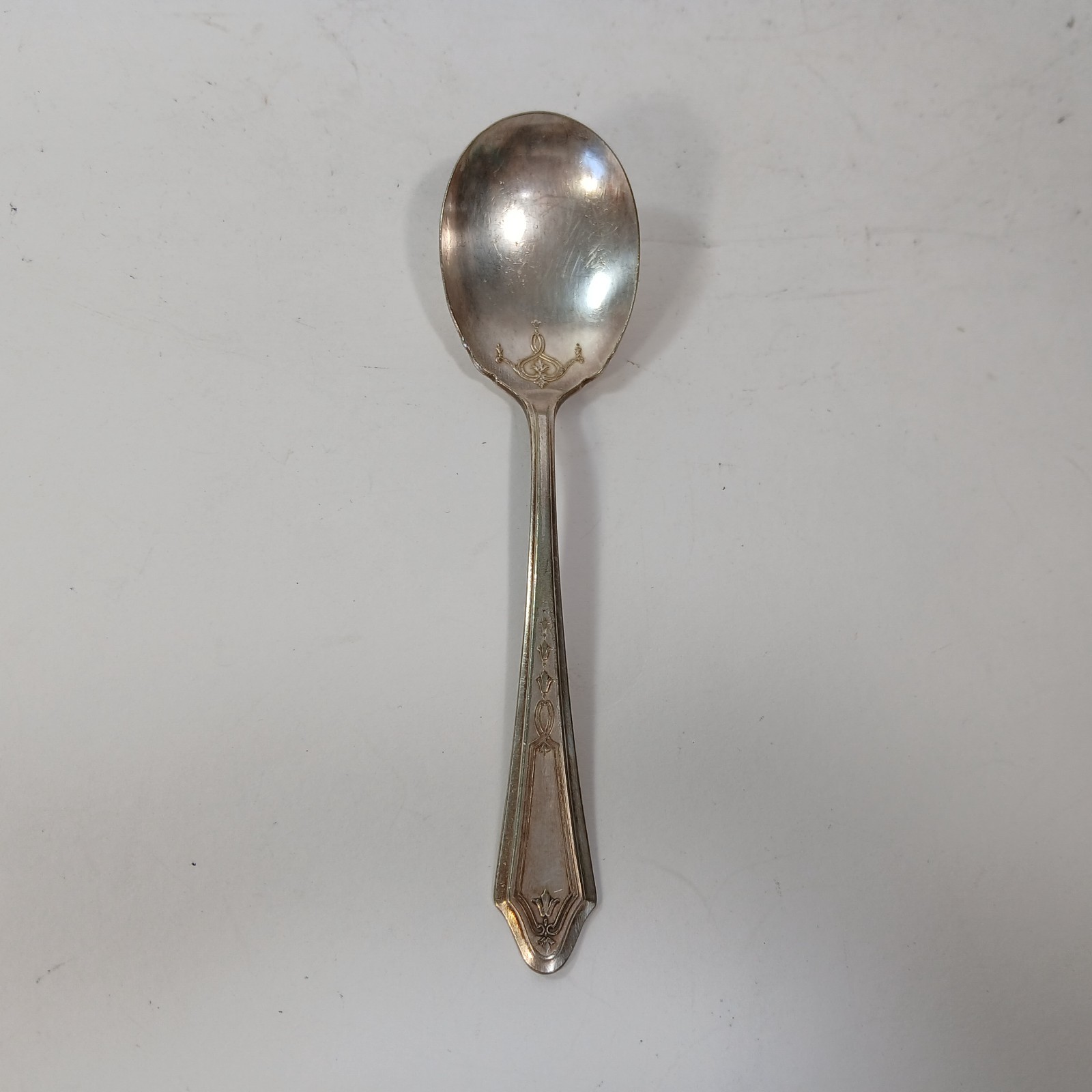 Oneida Community Made Tudor Plate Duchess Spoon 5-3/4”