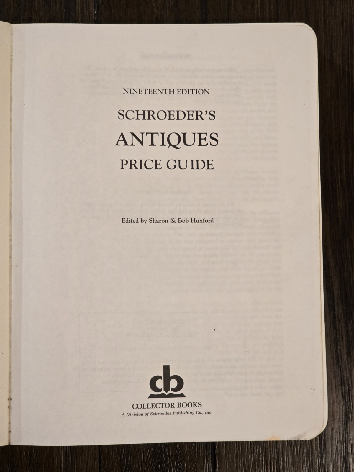 Antiques Price Guide & Magazine Lot Mixed Years – Reference Books (Visible Wear)