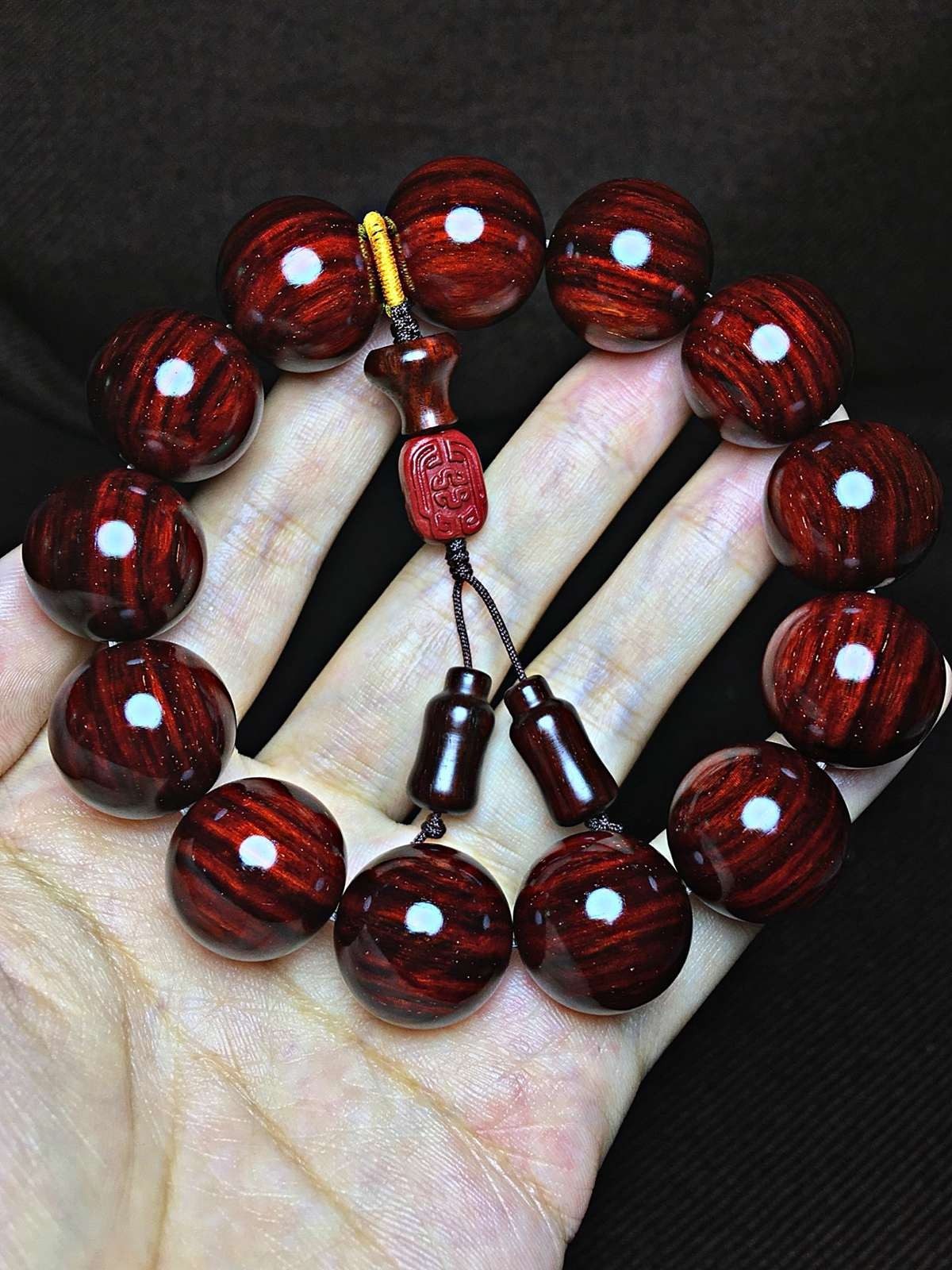 18mm Chinese Natural Small Leaf Red Sandalwood Handmade Exquisite Bracelets 7197