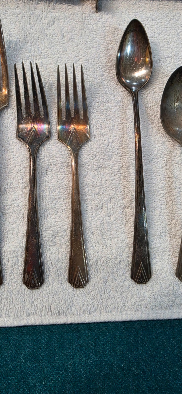 One Lot of 1929 DEAUVILLE COMMUNITY Oneida Silverplate Flatware 17 pieces