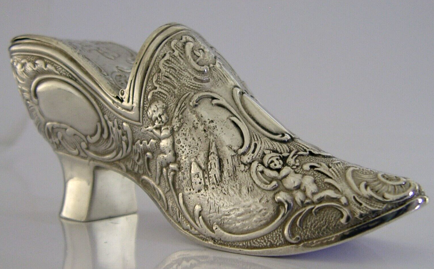 GOOD SIZE 4 inch RARE SOLID SILVER SHOE SNUFF BOX c1900 ANTIQUE 60g