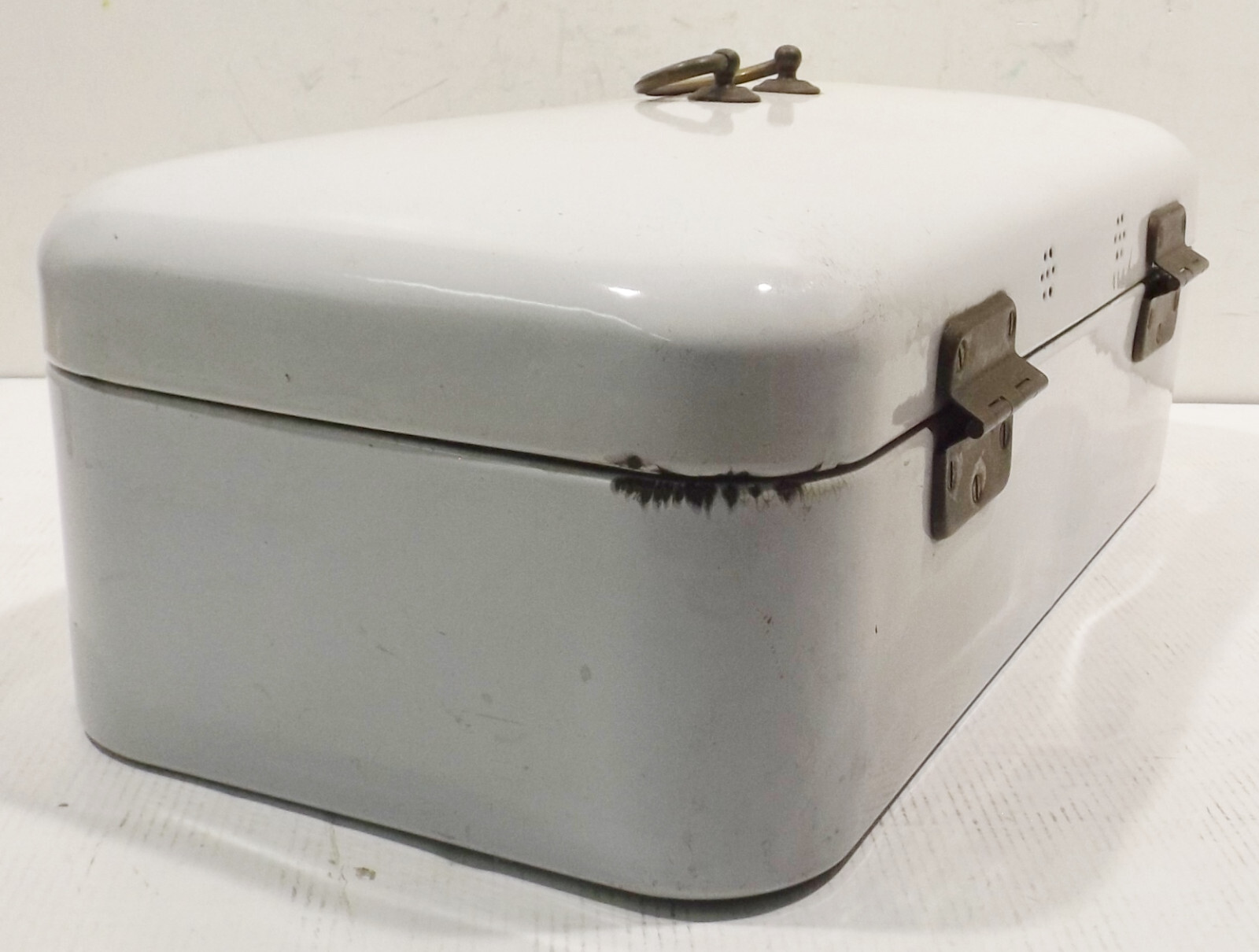 Beautiful Old Enamelled Bread Box Container With Bolt And Handle – Piece