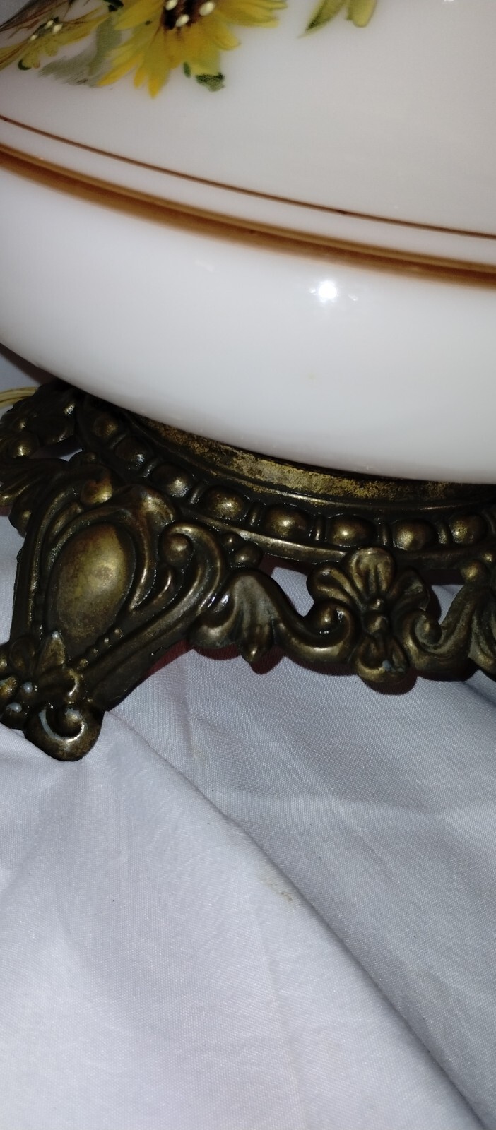 Vintage Table Lamp Accurate Casting Co 3 Way Hurricane Yellow Flowers / Chip