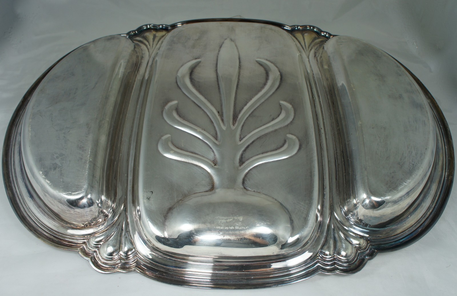 ANTIQUE SILVER PLATE LARGE 20″ MEAT SERVING DIVIDED TRAY CHADWICK W/ TREE WELL