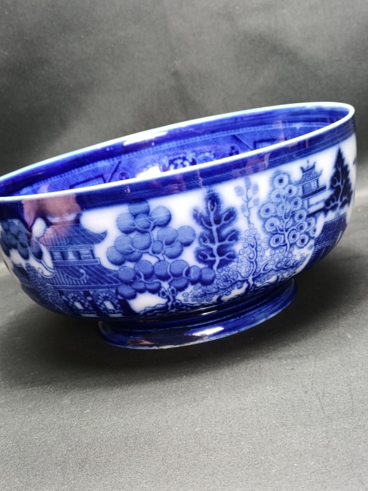 Large Antique Doulton Burslem Blue & White Willow Pattern Footed Bowl