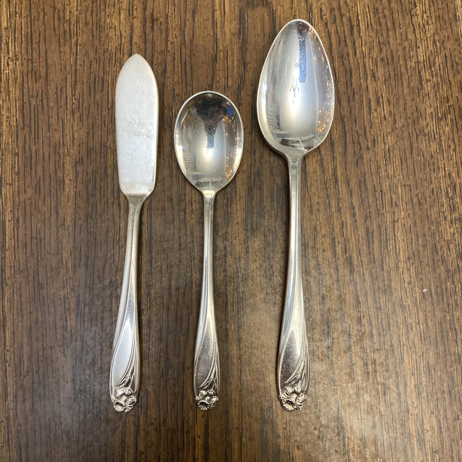 1847 Rogers Bros Silverware Plated Daffodil Soup Spoon Tablespoon Butter Knife
