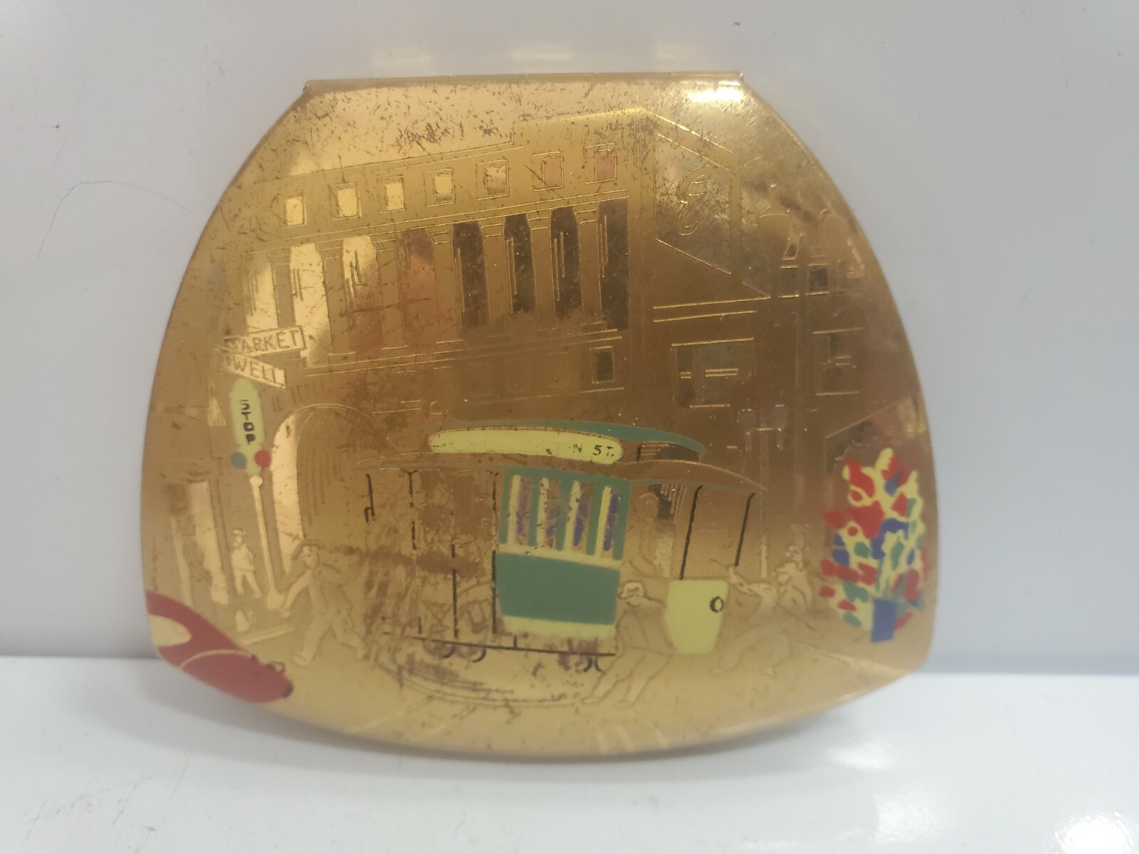 Vintage ELGIN AMERICAN Gold-tone Etched Design Powder Makeup Compact 4554/1