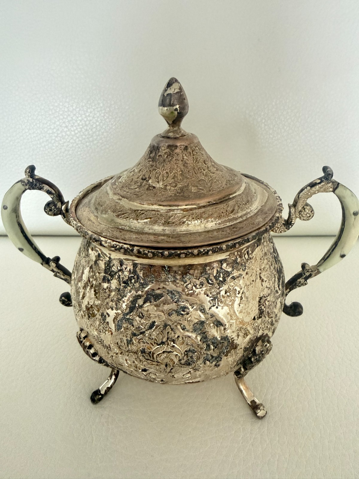 ANTIQUE FORBES SILVER CO. QUARUPLE PLATE SUGAR BOWL VICTORIAN REPOUSSE FLORAL