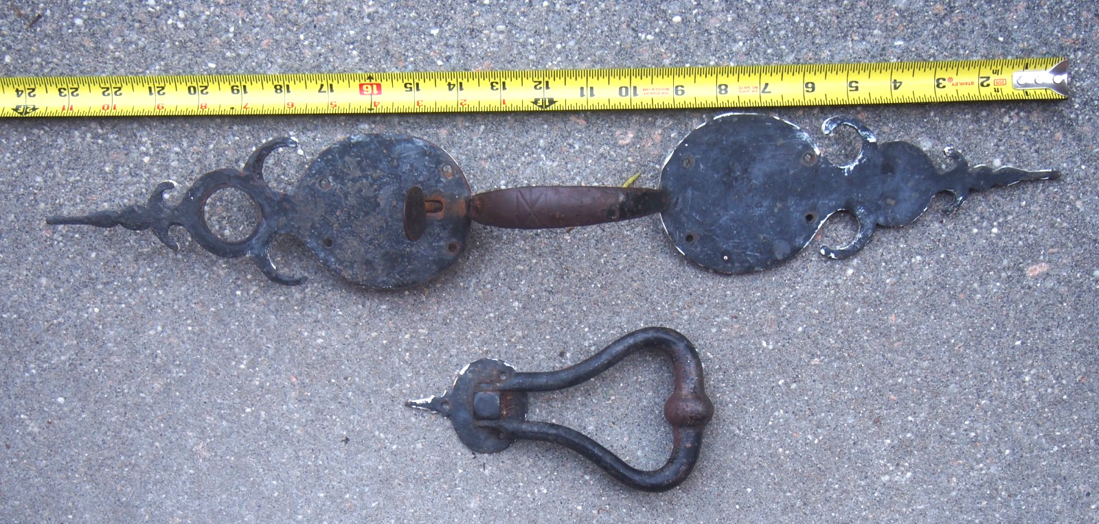 HUGE LATE 19th/EARLY 20th CENT. FANCY SUFFOLK STYLE DOOR LATCH W/KNOCKER SALVAGE