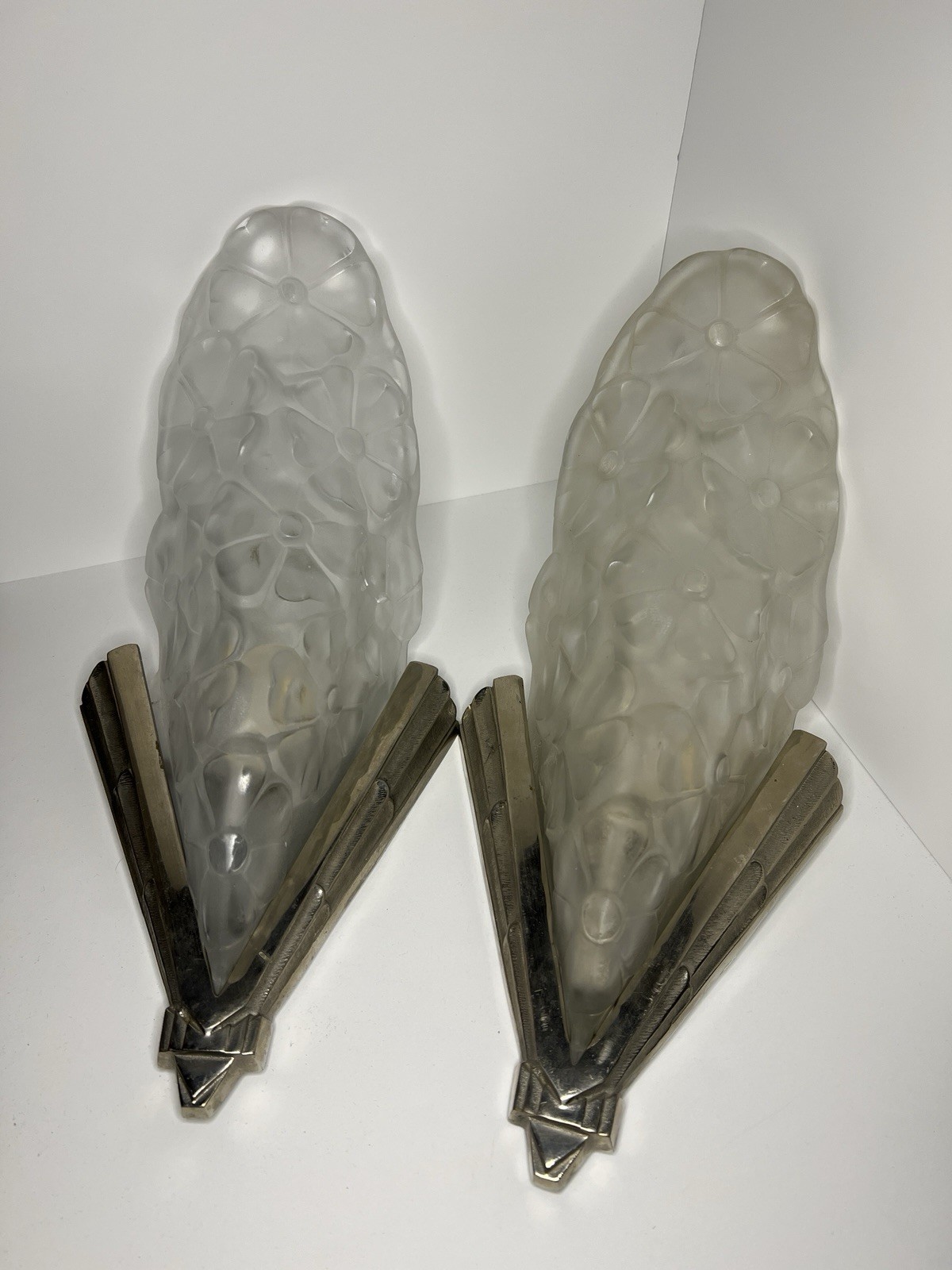 Pair Of French Art Deco Wall Sconces by Degué – 1930s – Floral