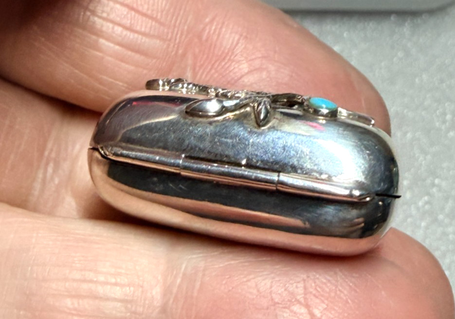 Sterling Silver Pill Box – Turquoise Flower – A D Norman – London – 1996
