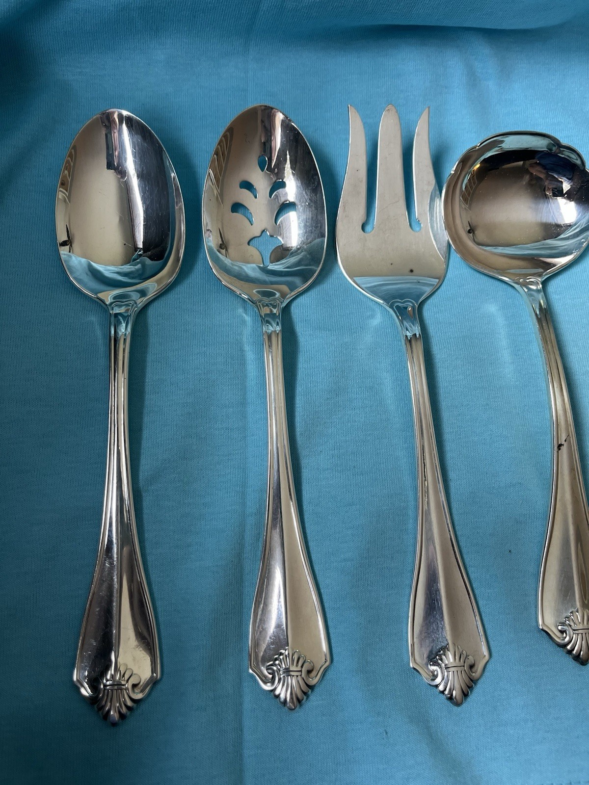Oneida KING JAMES 5 Serving Pcs 1881 Silverplate Fork Spoon Etc