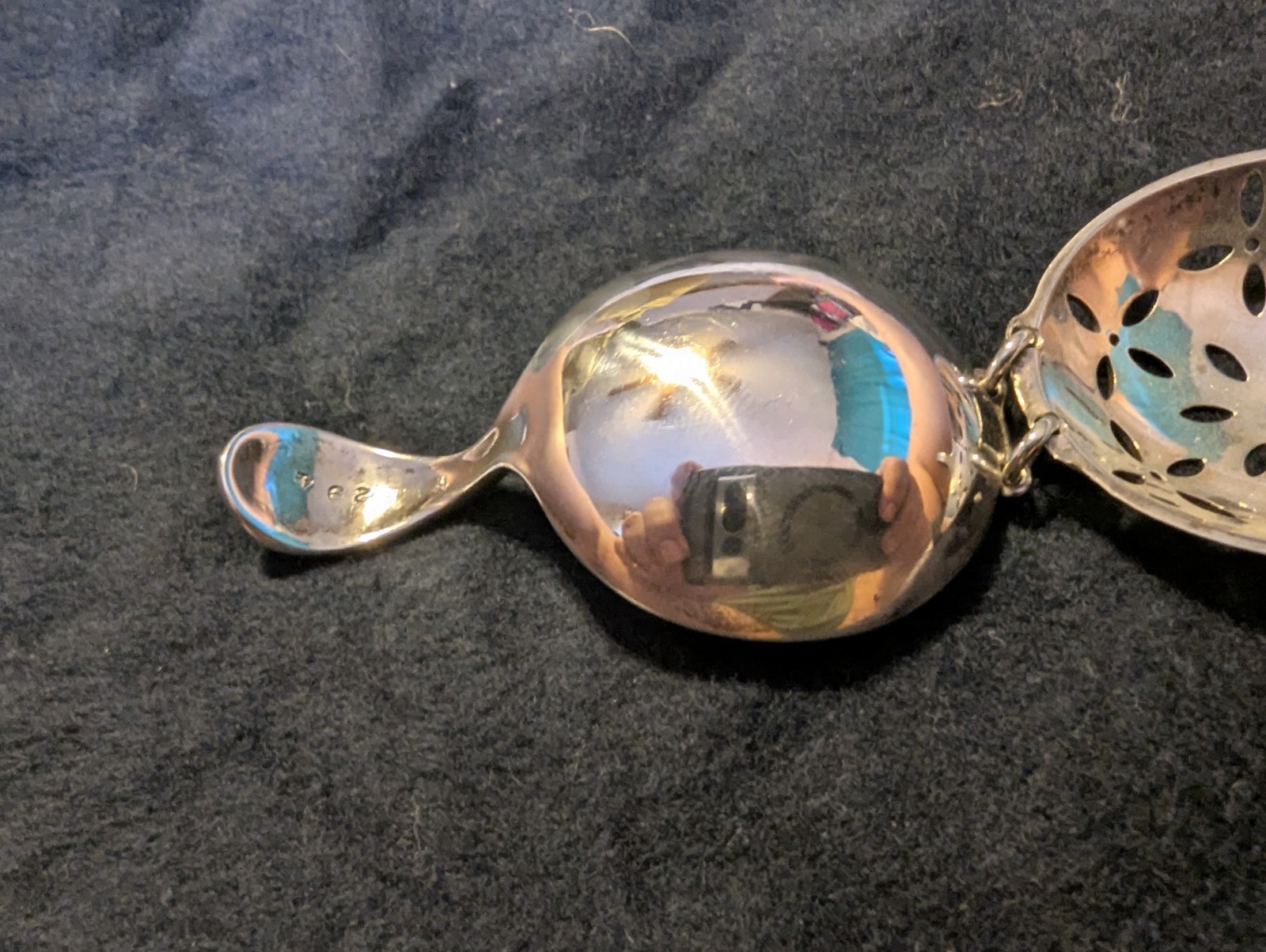 Sterling Silver Lunt Windsor Tea Strainer Caddy Spoon Attached