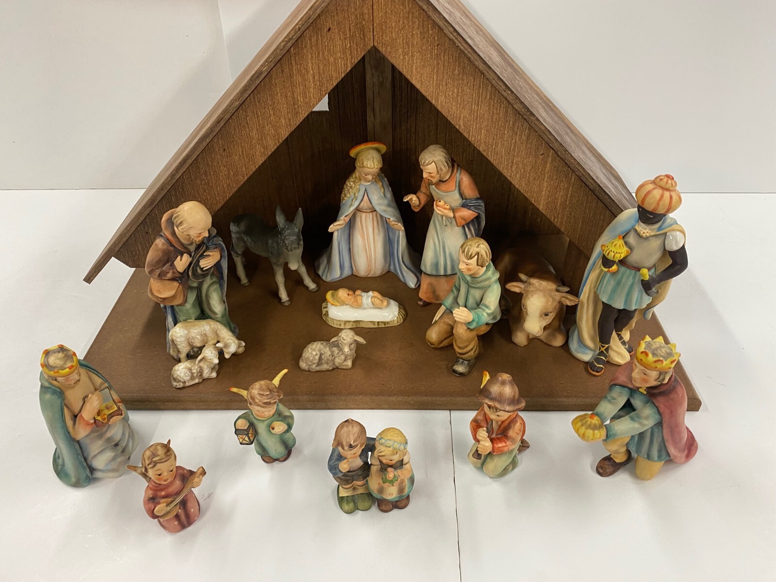 15 Piece Plus Wood Stable Hummel Figurine Nativity Set Creche Rare Large 214