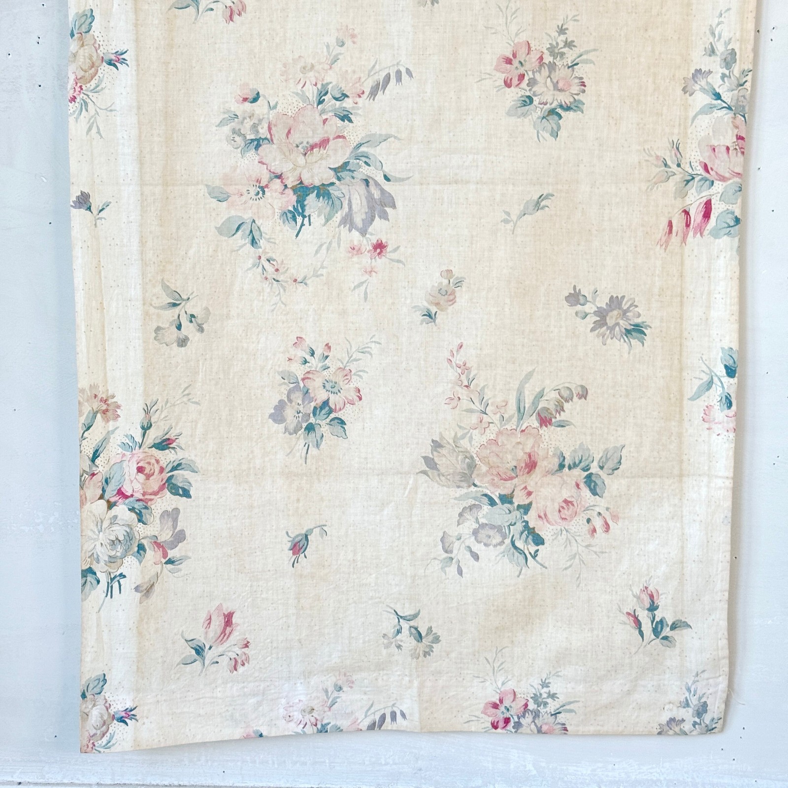 37×17 FADED FLORAL cream ground beauty fabric quilting pillows French chintz ma