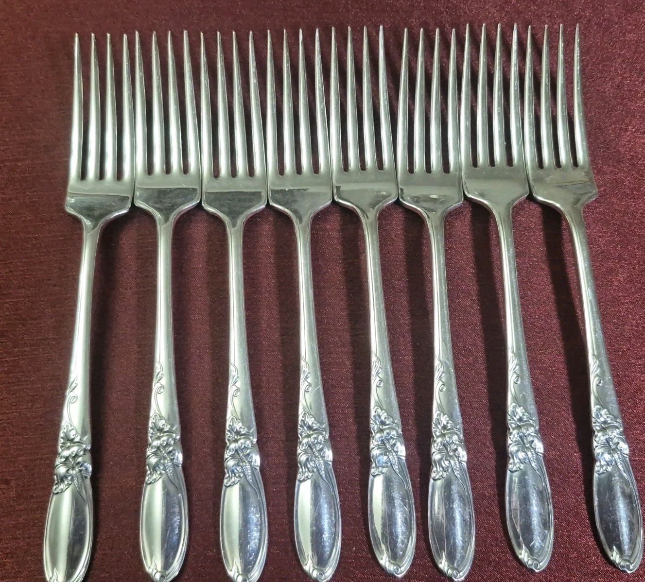 Oneida Community White Orchid Pattern Lot Of 8 Dinner Forks 7.75″
