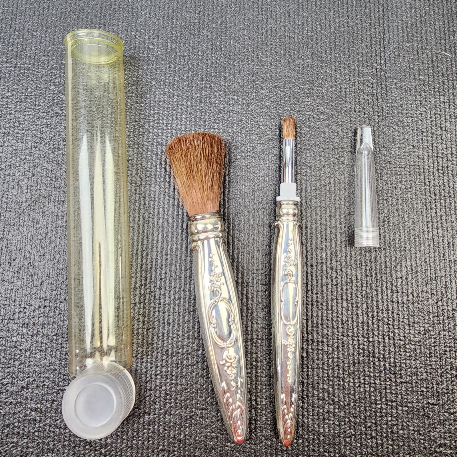 Towle Silversmiths Sterling Silver Handled Makeup Brushes 2 brushes w/Covers 30g