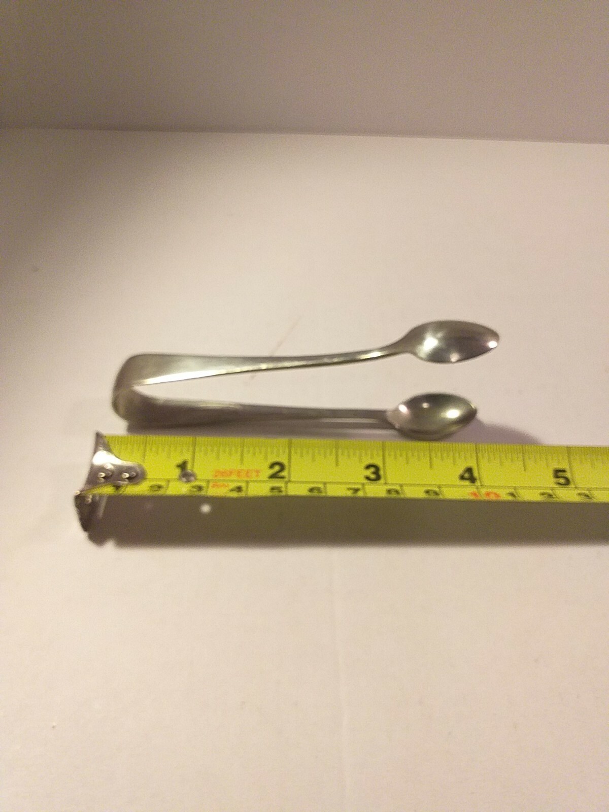 VINTAGE ANTIQUE SILVERPLATED SUGAR/ICE TONGS