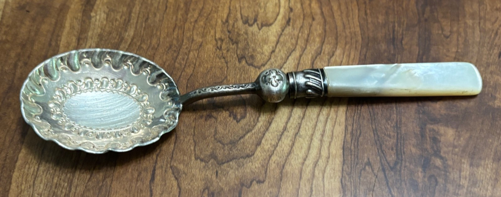 Antique Mother of Pearl Handle NUT SPOON Fancy Scalloped Bowl 6″