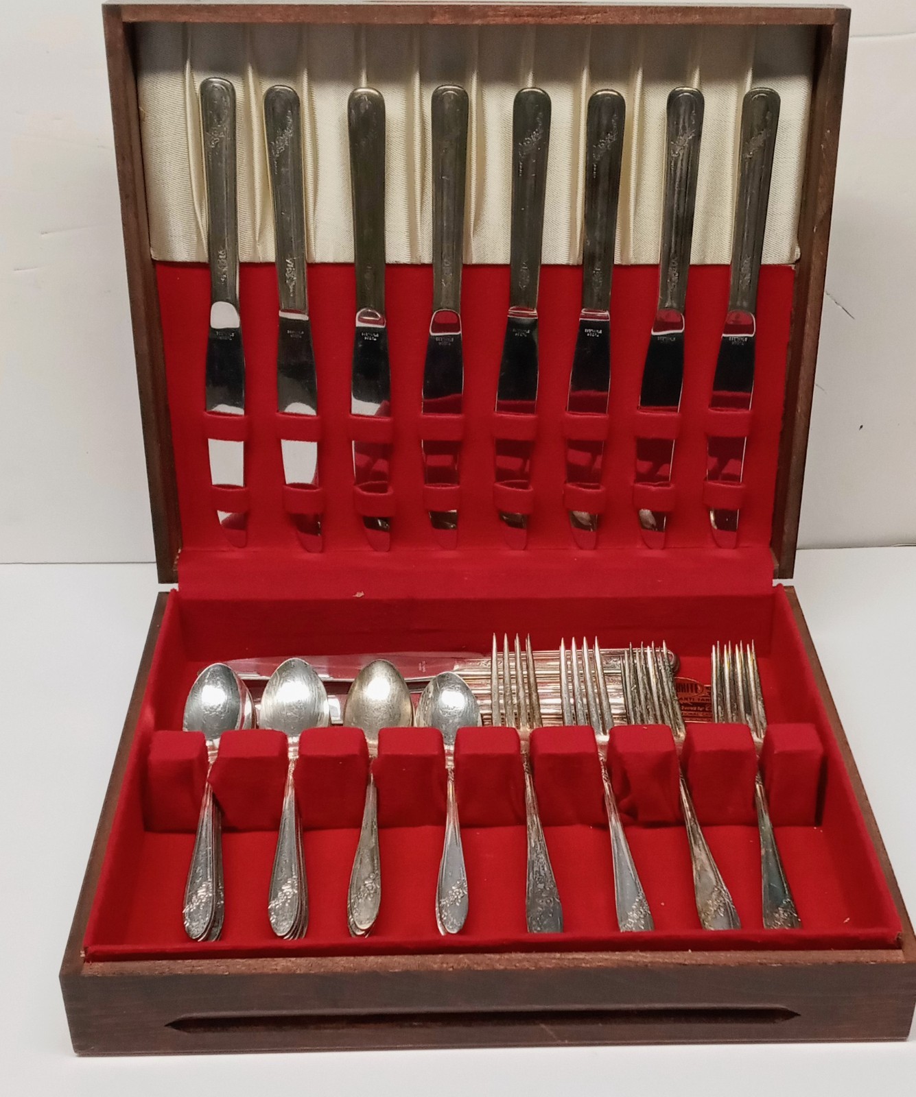 VTG 46 Piece Oneida Community Queen Bess 2 Tudor Silver Plate Set w/Wood Box