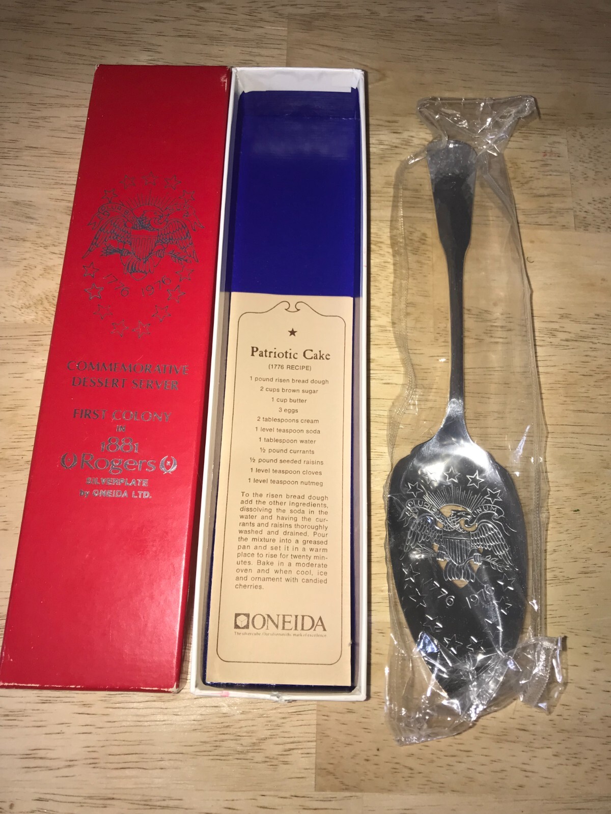 Oneida 1881 Rogers silverplate Patriotic 1776-1976 dessert server First Colony