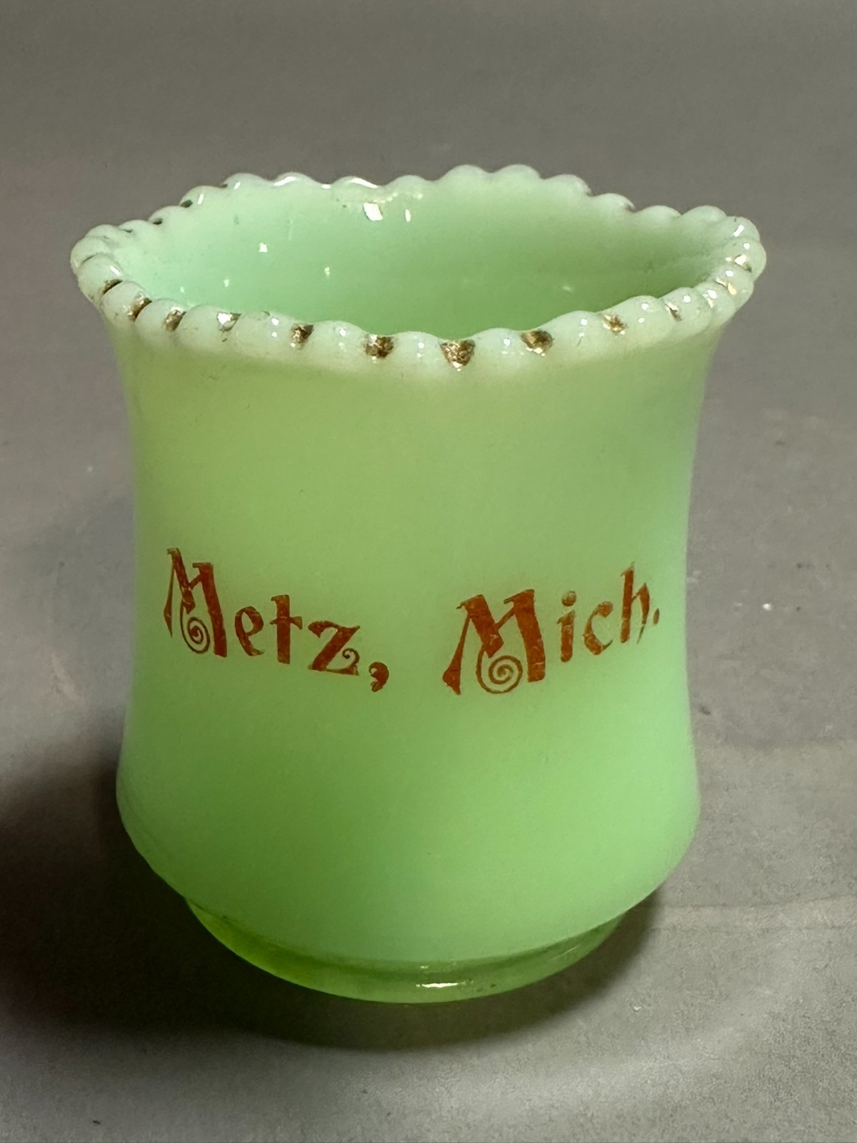 #841 Vtg Metz Michigan Uranium Custard Souvenir Ribbed Glass Toothpick Holder