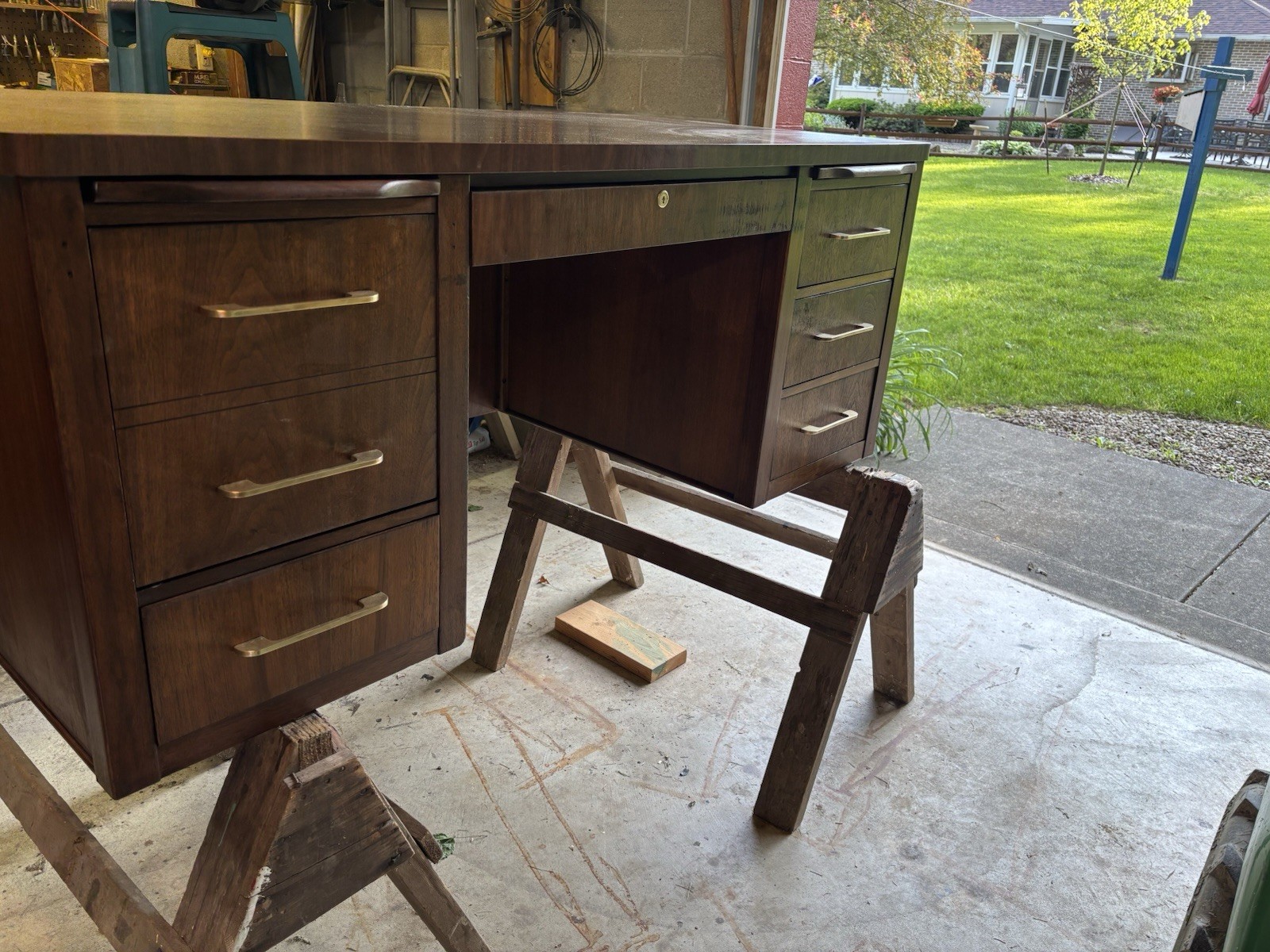 1979 Alma Desk Company Mid Century Modern Desk! Dark Walnut! Measuring 60x25x30