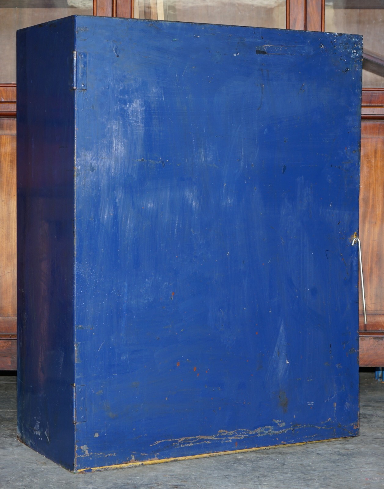 INDUSTRIAL STEEL LARGE CIRCA 1950’S METAL WORKERS PAINT CUPBOARD VERY RARE FIND
