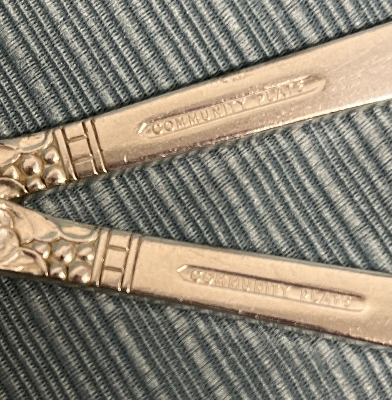 Oneida Community Plate FOREVER PATTERN Set of 4 Teaspoons 6 1/4″