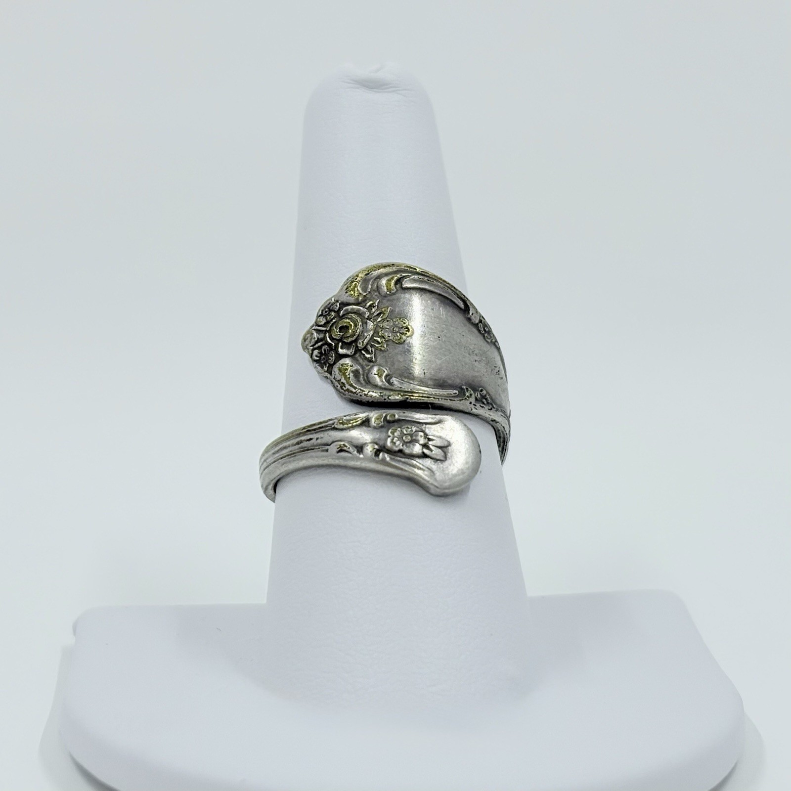 Vintage WMA Rogers Oneida LTD Silver Plate Flower Theme Spoon Bypass Ring Size 8