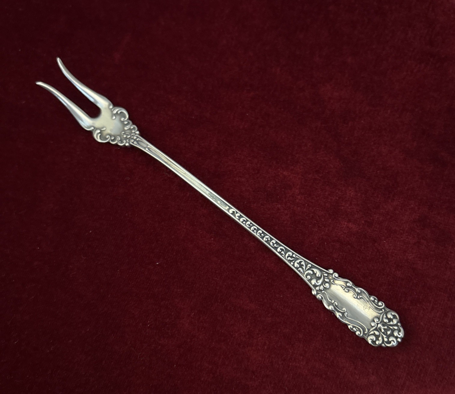 Wallace Sterling, “Old Victoria” aka, “Lady Windsor” Pickle Fork, 5 3/4ths”13.7g
