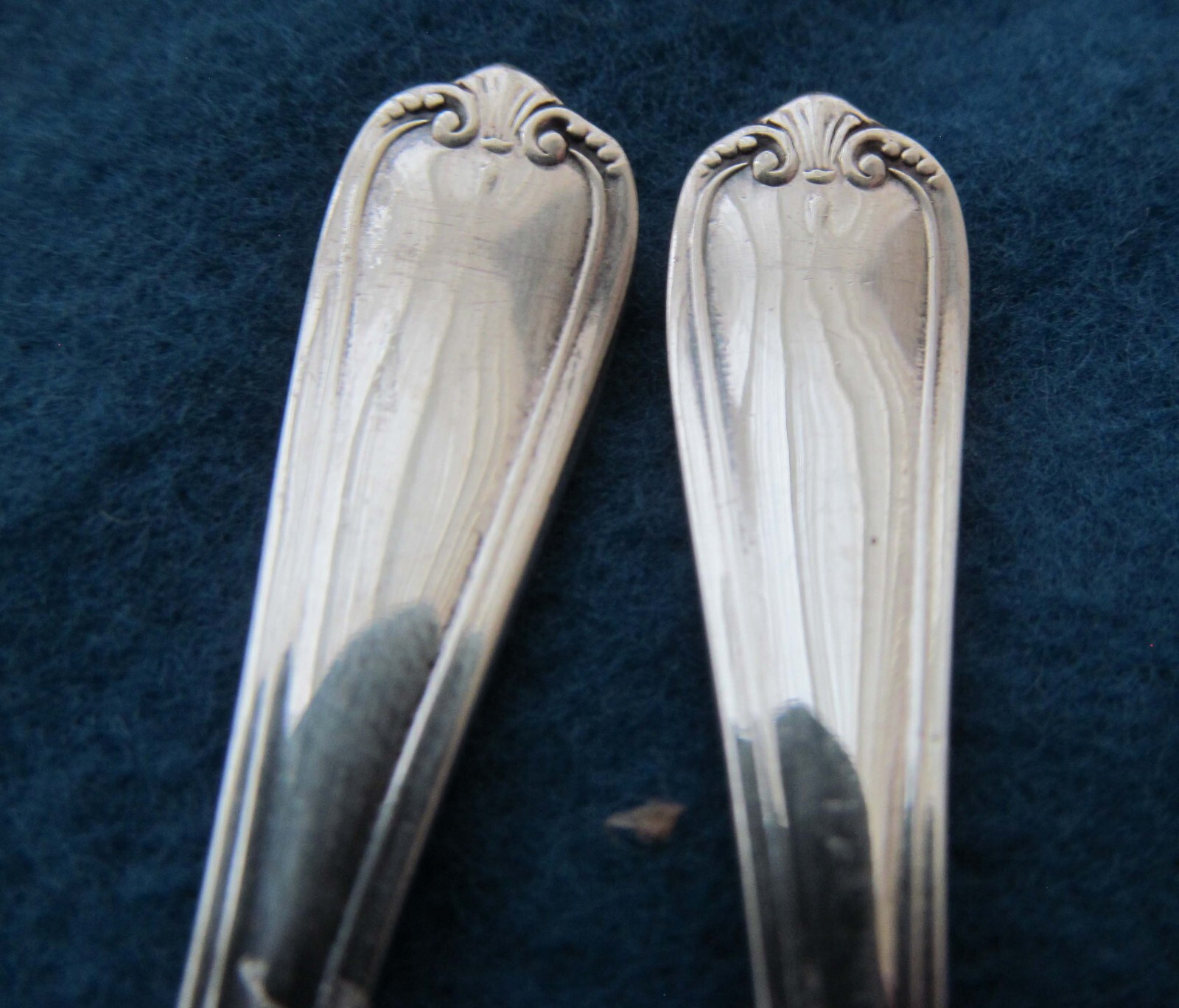 EHJ TWO TINY 3 1/4″ SILVERPLATE SPOONS MARKED J.B. LTD SHEFFIELD ENGLAND X