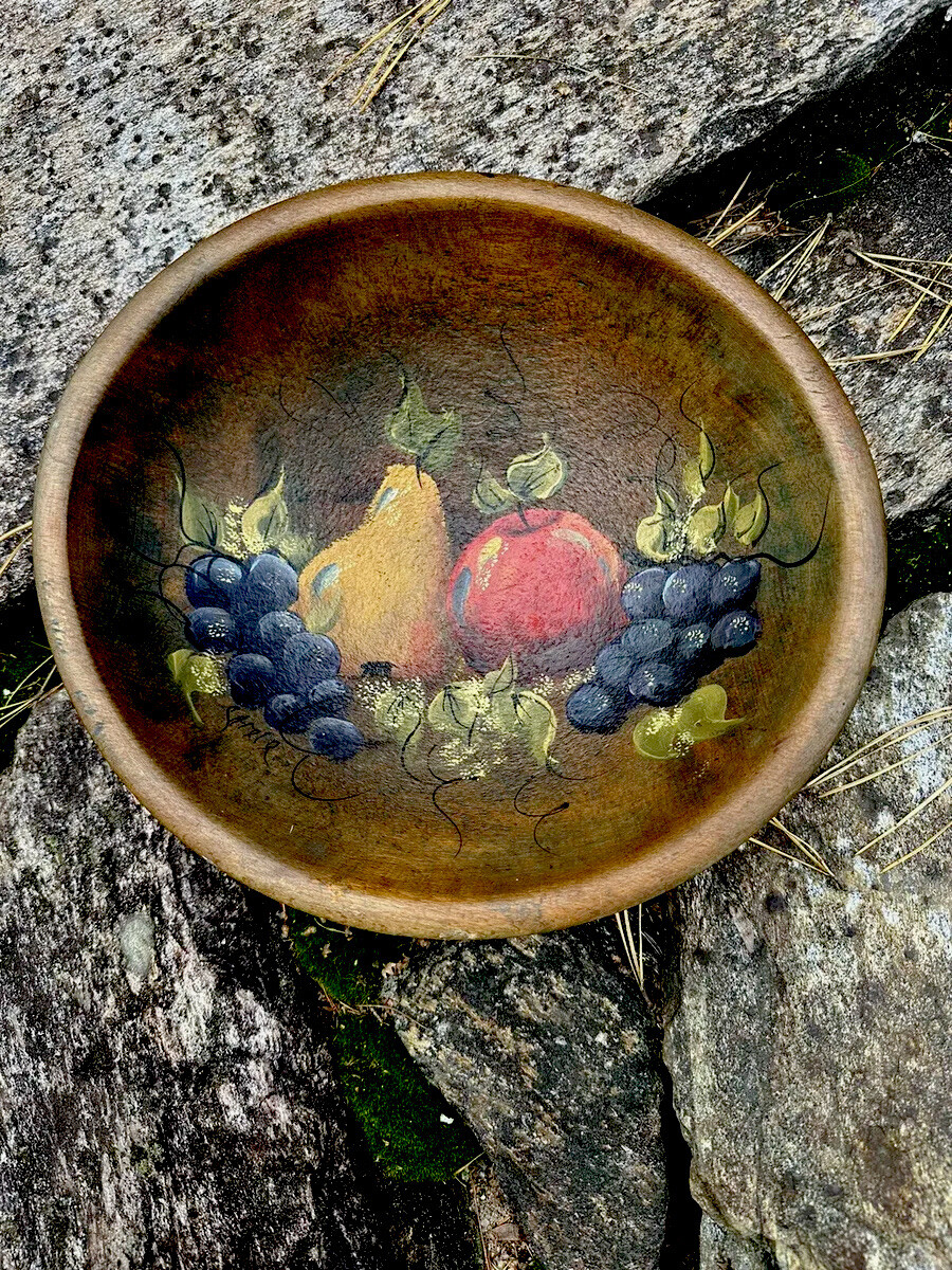 VTG Signed Folk Art Handcrafted & Painted Out Of Round Wood Bowl