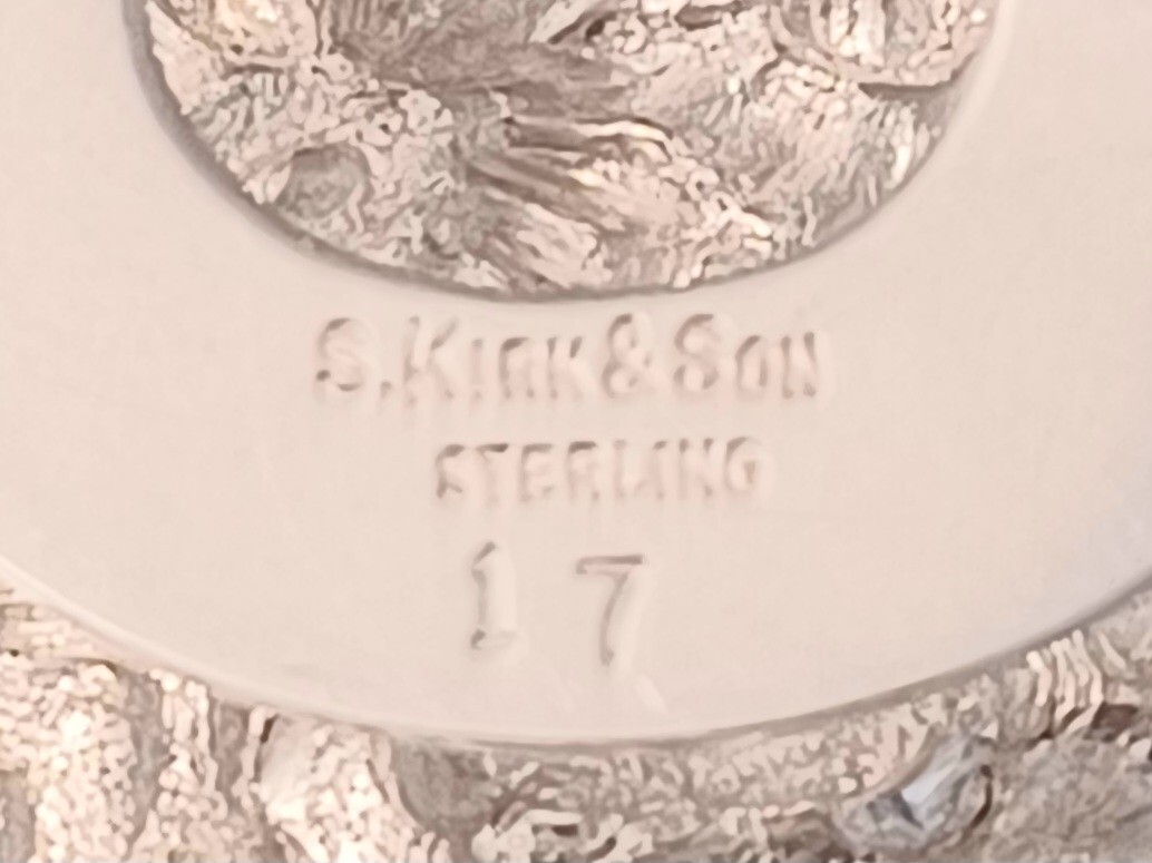 Repousse by Kirk #17 Sterling Napkin Clip