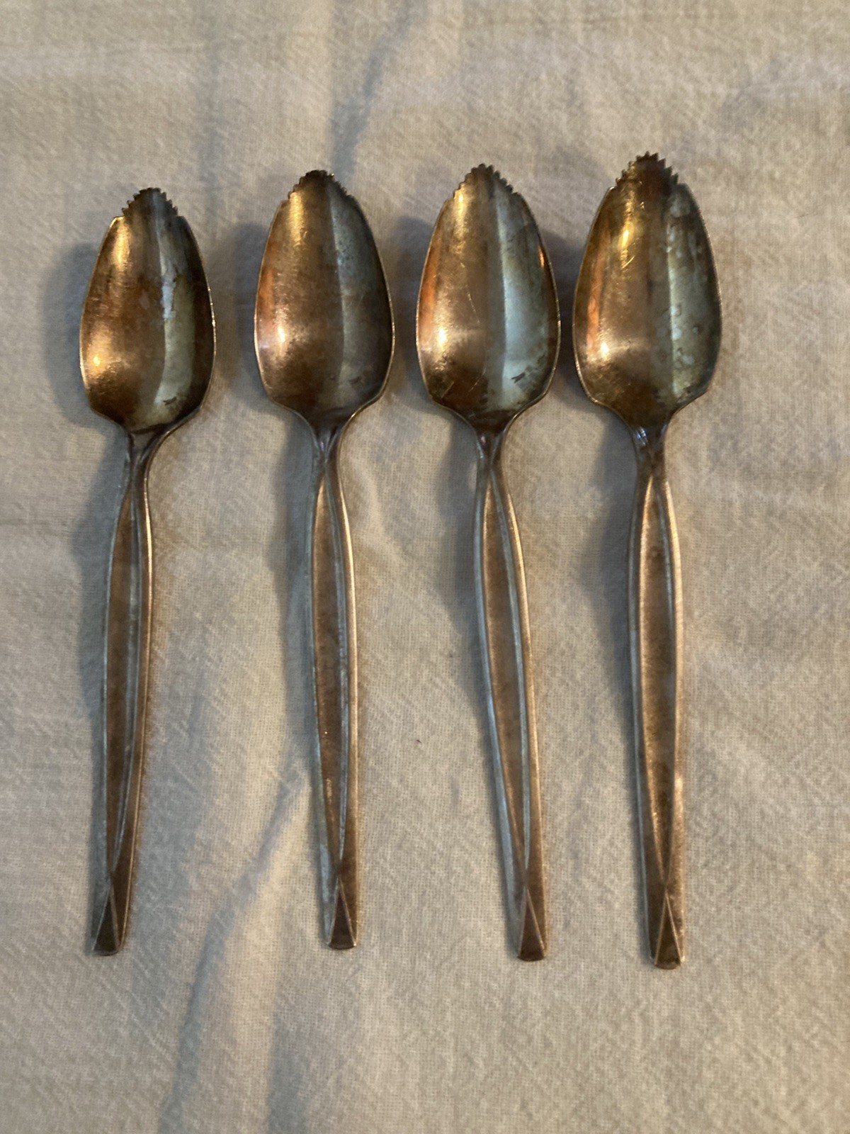 Wm Rogers Mfg Co Original Rogers Grapefruit Spoons 4 Serrated Flatware Vintage