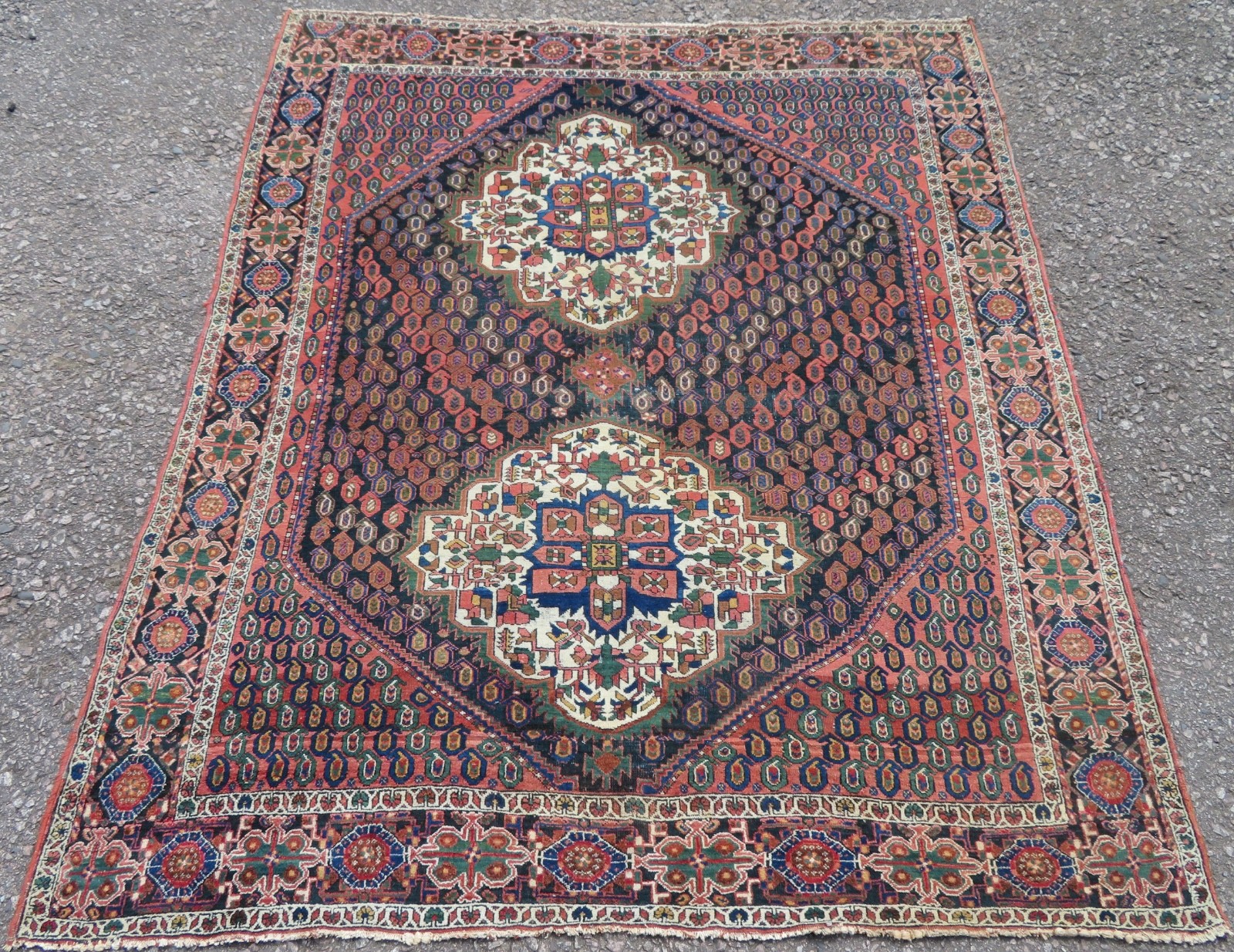 Antique B*a*k*h*t*i*a*r*i Kurdish Tribal Rug. 155cm X 123cm.