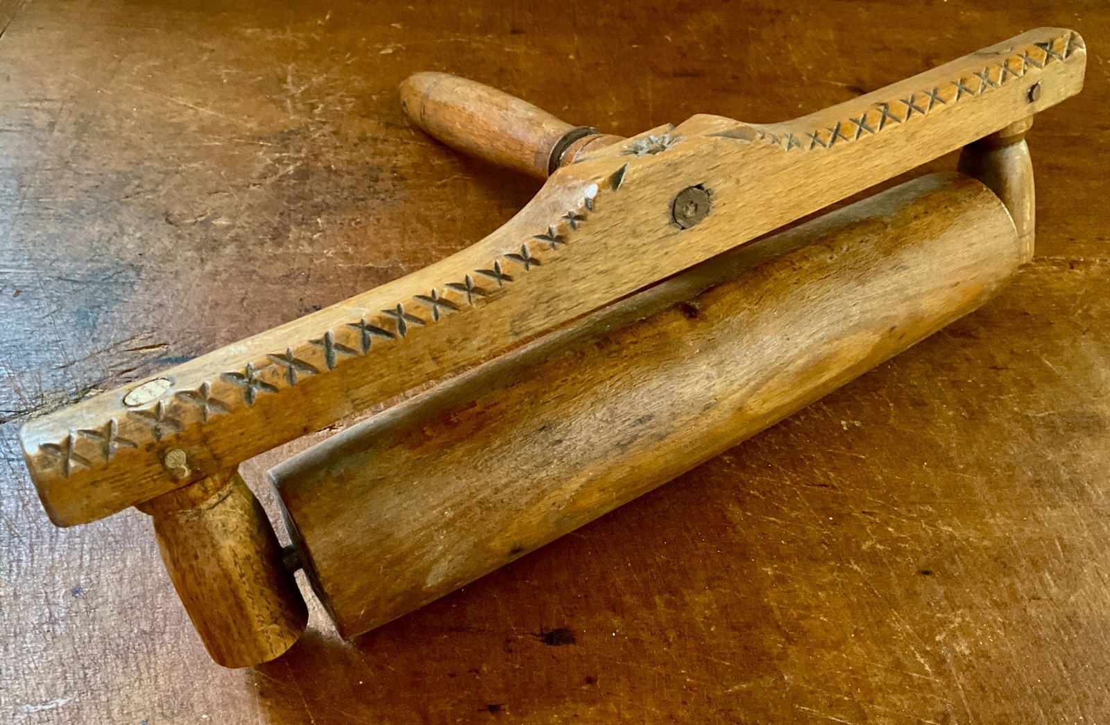 AAFA MID 19TH C. HANDLED ROLLING/PASTRY PIN W/BEAUTIFUL CARVED DETAILS STUNNING!
